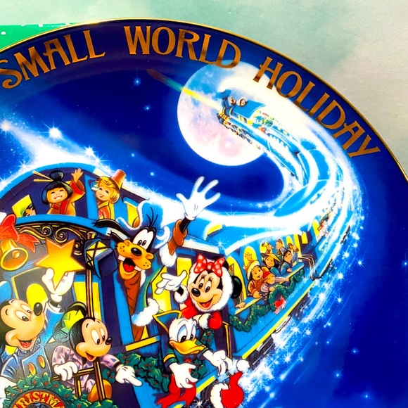 DISNEY STORE NWT VTG 1994 CHRISTMAS IT’S A SMALL WORLD COMMEMORATIVE PLATE JAPAN - Picture 4 of 16